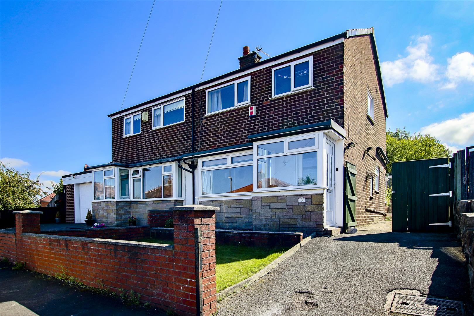 3 Bed Semi-detached House For Sale - Main Image